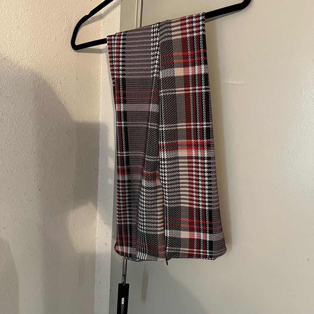 They black &red combo color